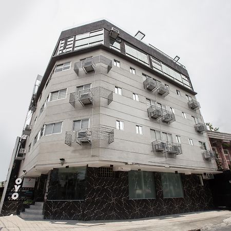 סן פדרו מקאטי Circuit Hostel מראה חיצוני תמונה